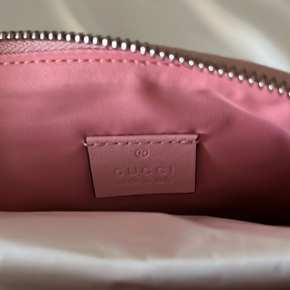 New Gucci Marmont 2.0 Calfskin Matelasse Makeup Bag - Picture 9 of 11